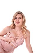 Nikoletta Silky Smooth istripper model